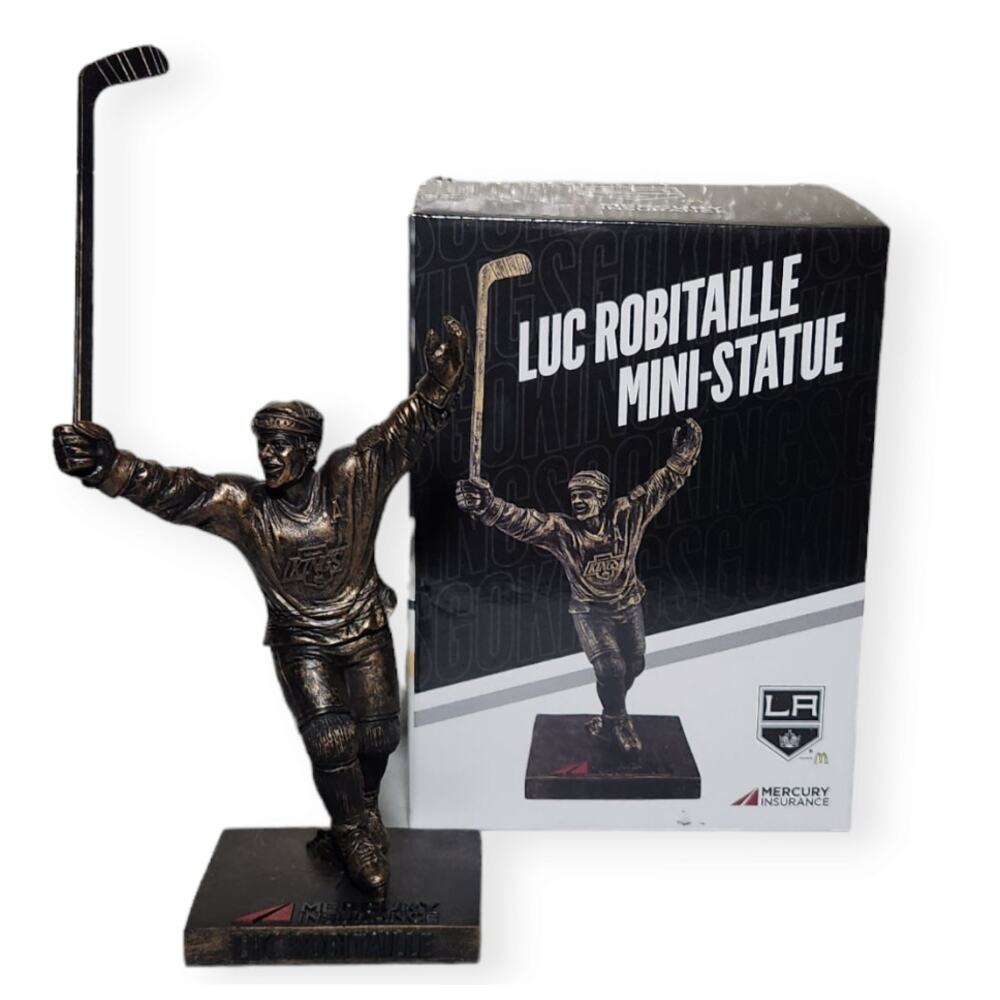La Kings NHL Luc Robitaille Mini-Statue 6.75" SGA With Hockey Stick Open Box